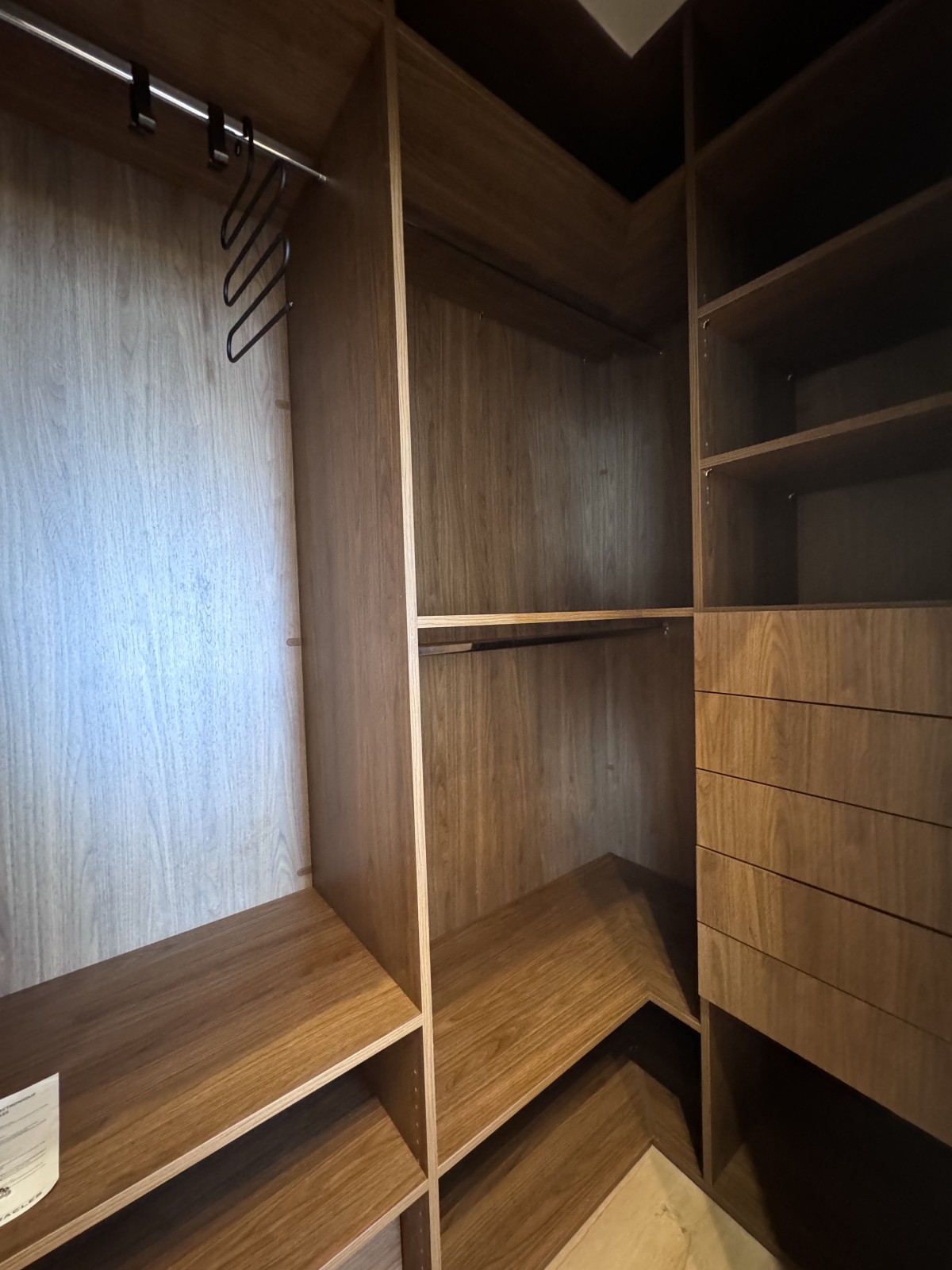 Réaliser un dressing sur mesure avec travaux à l’aide d’un professionnel sur Nice