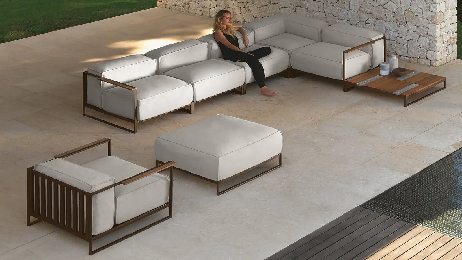 Mobilier extérieur haut de gamme Cannes