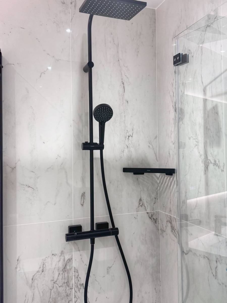 Rénovation de salle de bain moderne : un projet clé en main sur Saint Laurent du var