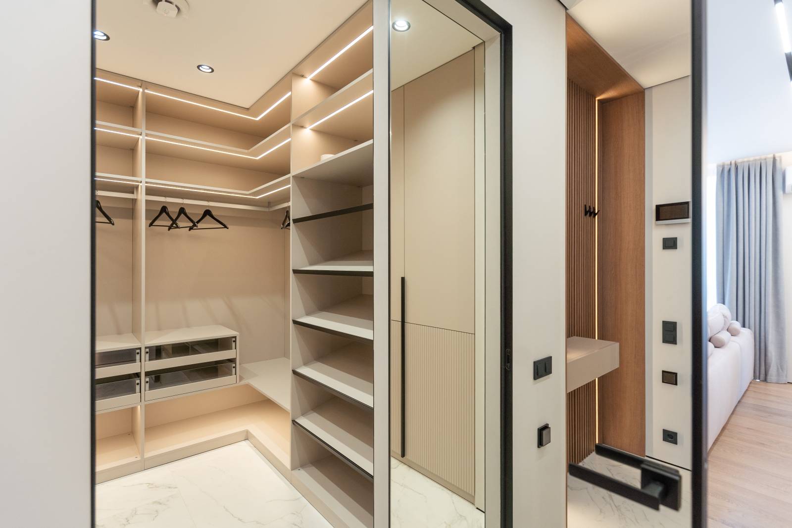 Dressing sur mesure beige moderne