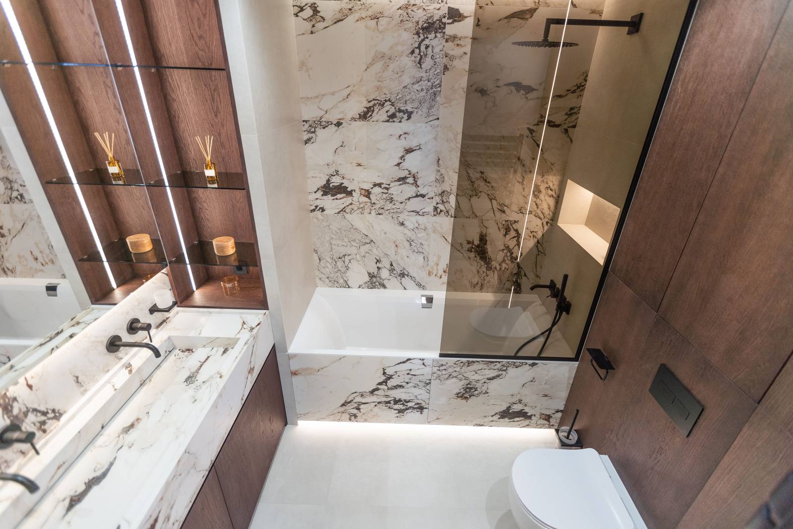 Salle de bain moderne luxe La colle sur loup
