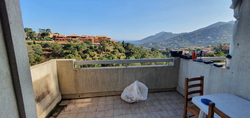 Rénovation d'un appartement studio et suivi des travaux par un architecte d'intérieur proche de Fréjus, dans le Var