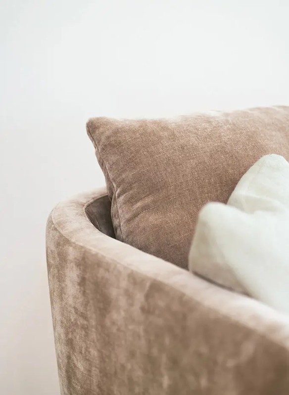 Canapé sur mesure haut de gamme : design, confort et personnalisation avec Ambiance Signature