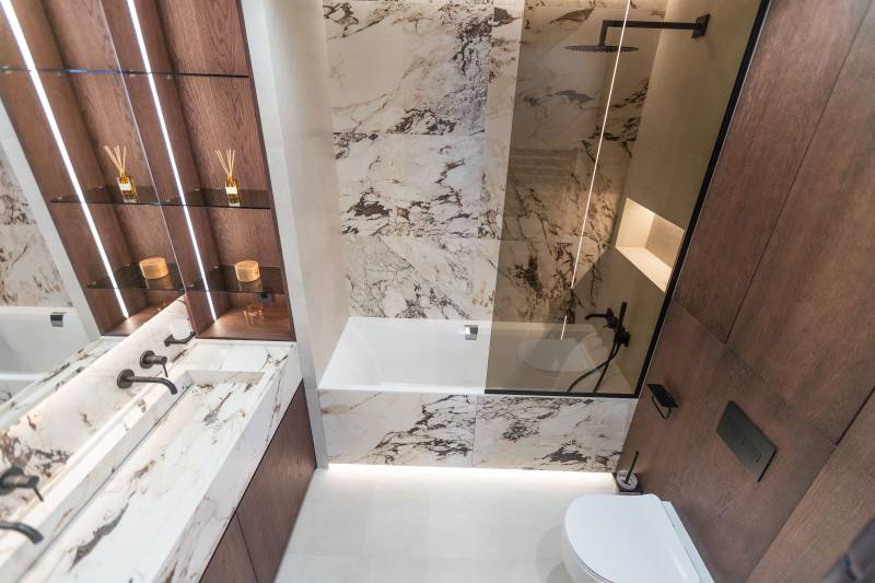 Salle de bain moderne luxe La colle sur loup
